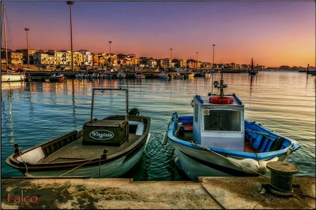 فيلا Cirò Marinaفي Climatizzato In Centro A 100M Dal Mare المظهر الخارجي الصورة